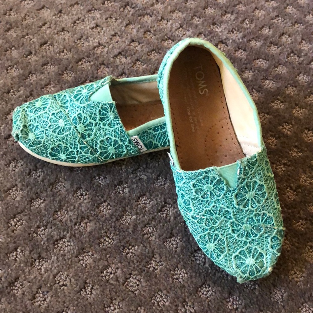 Girl’s Turquoise Sparkle TOMS